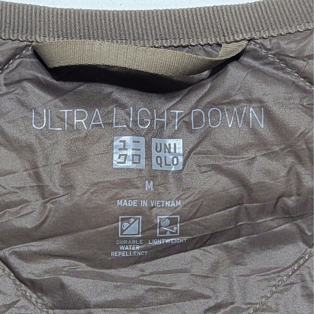 Uniqlo Women M Taupe Ultra Light Down Compact Coat V-Neck Quilted Sustainable - Picture 3 of 7